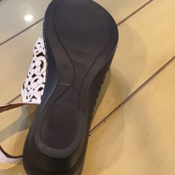 White leather wedges - Picture 3 of 4